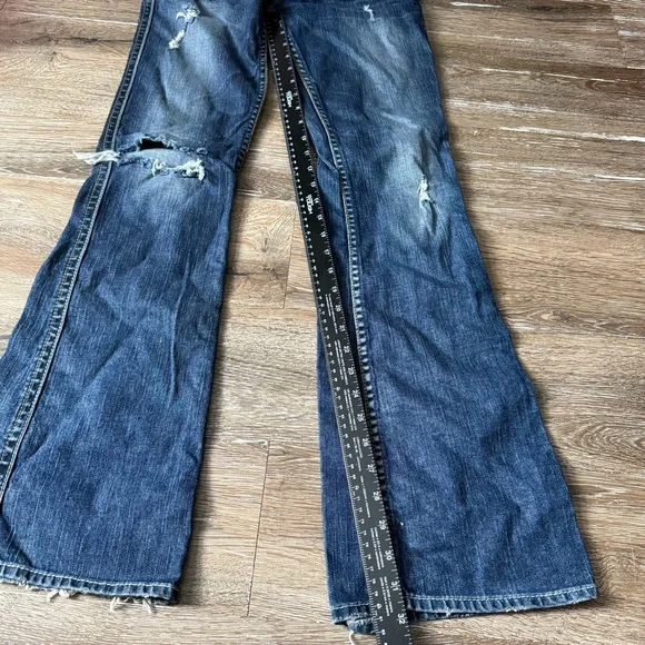 Silver Jeans Women’s W26 L33 Distressed Blue Jeans Flared Leg Bottom Slit - Picture 4 of 14